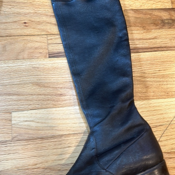 Thigh high beautiful Stuart weitzman black leather boots - Picture 6 of 13